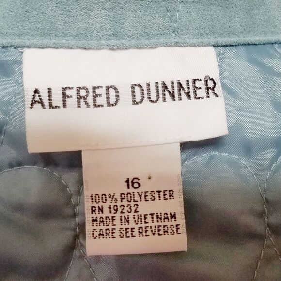 VINTAGE Alfred Dunner Blue Quilted Heart Jacket - Picture 8 of 8